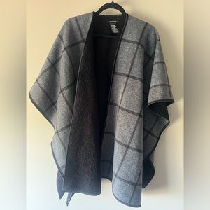 Womens grey and black fashion cape/poncho